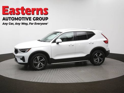 Used 2023 Volvo XC40 B5 Core AWD/4WD image 59