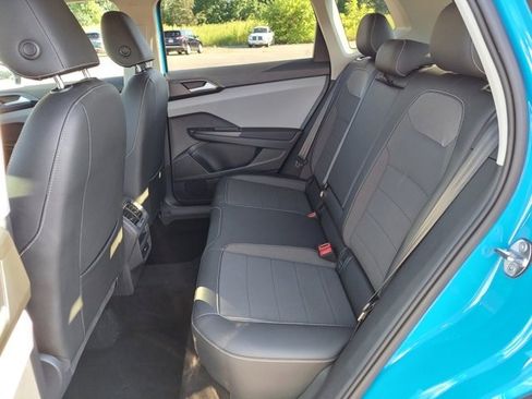 Used 2022 Volkswagen Taos SE image 38