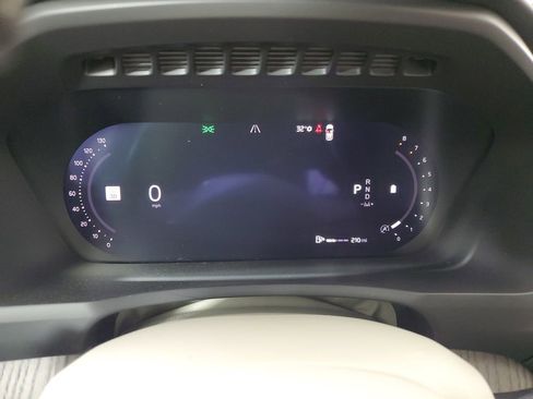 Certified 2024 Volvo XC90 B5 Plus w/ Protection Package Premier image 30