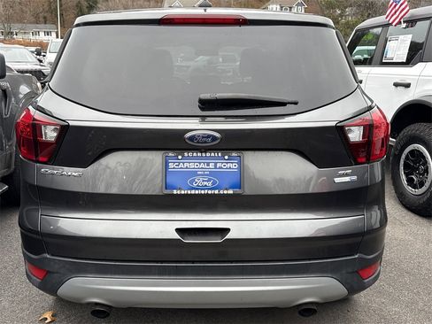 Used 2019 Ford Escape SE image 5