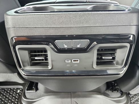 Used 2026 GMC Sierra 1500 AT4 w/ AT4 Premium Package AWD/4WD image 43