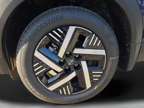 New 2026 Nissan Kicks SV FWD image 9