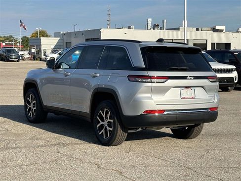 New 2025 Jeep Grand Cherokee Limited image 5