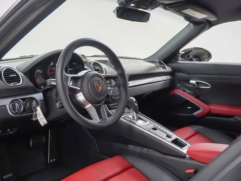 Certified 2025 Porsche 718 Boxster image 4