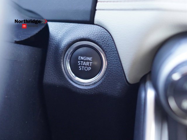 Used 2019 Toyota RAV4 XLE w/ Carpet Mat Package FWD image 22