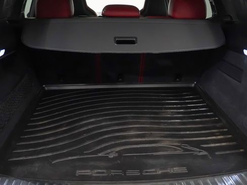 Used 2020 Porsche Cayenne Turbo w/ Assistance Package image 13