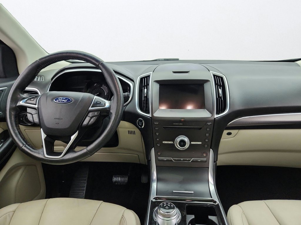 Used 2019 Ford Edge Titanium w/ Cold Weather Package AWD/4WD image 28