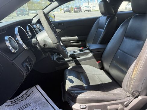 Used 2005 Ford Mustang Premium image 10