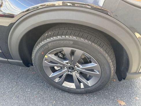 New 2026 Ford Explorer Active w/ Active Comfort Package image 10