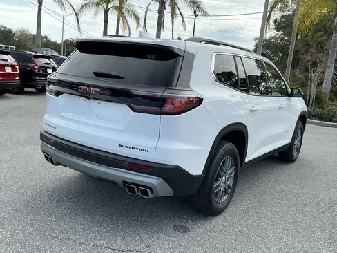 Used 2025 GMC Acadia Elevation image 9