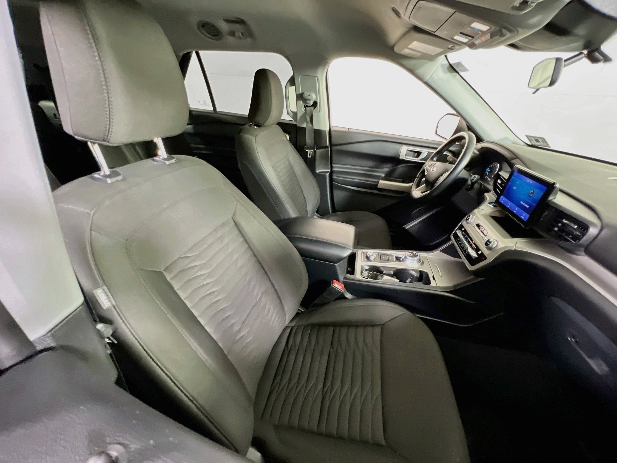 Used 2021 Ford Explorer XLT AWD/4WD image 27