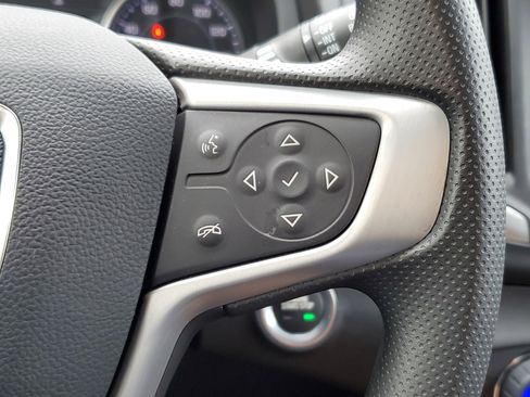 Used 2023 GMC Terrain SLE w/ Driver Convenience Package image 26