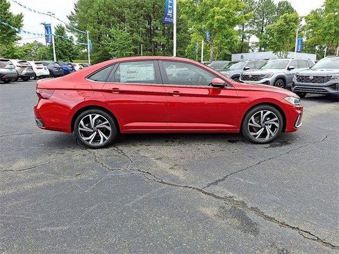 New 2025 Volkswagen Jetta SEL image 7