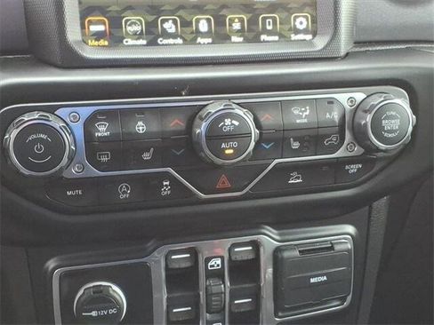 Certified 2022 Jeep Gladiator Mojave w/ LED Lighting Group image 20