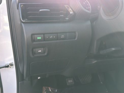 Certified 2024 Nissan Sentra SV w/ All-Weather Package FWD image 19