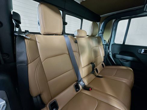 Used 2023 Jeep Gladiator Rubicon w/ LED Lighting Group image 25