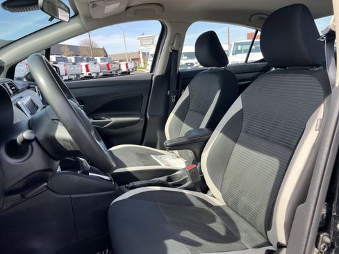 Used 2021 Nissan Versa SV image 12