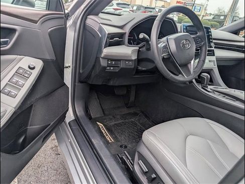Used 2021 Toyota Avalon XLE image 6