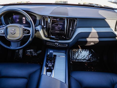 Used 2025 Volvo XC60 B5 Plus image 13