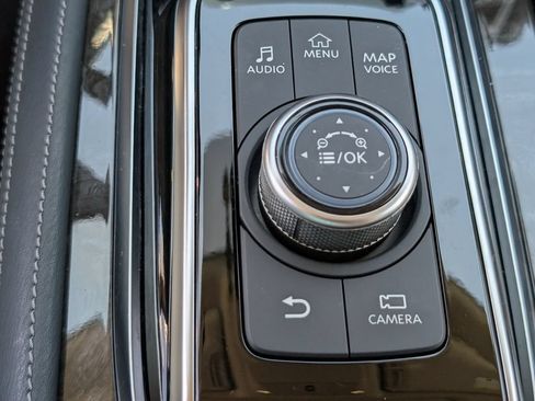 Used 2024 Nissan Armada Platinum w/ Captain's Chairs Package RWD image 28