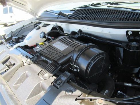 Used 2018 Chevrolet Express 2500 Extended image 28