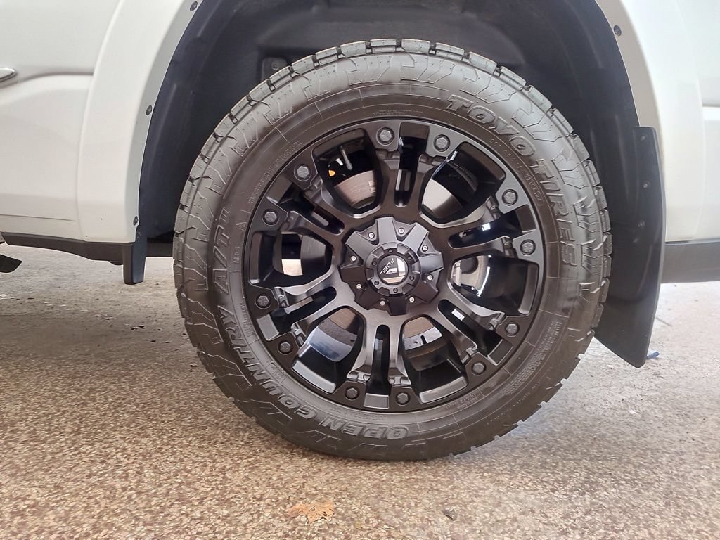 Used 2025 RAM 1500 Tungsten w/ Towing Technology Group AWD/4WD image 25