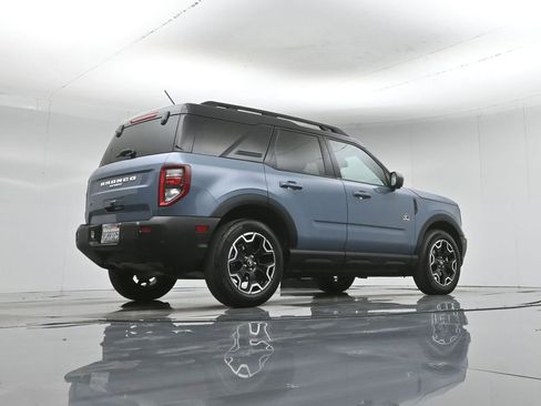 Certified 2025 Ford Bronco Sport Outer Banks w/ Outer Banks Tech Package+ AWD/4WD image 47