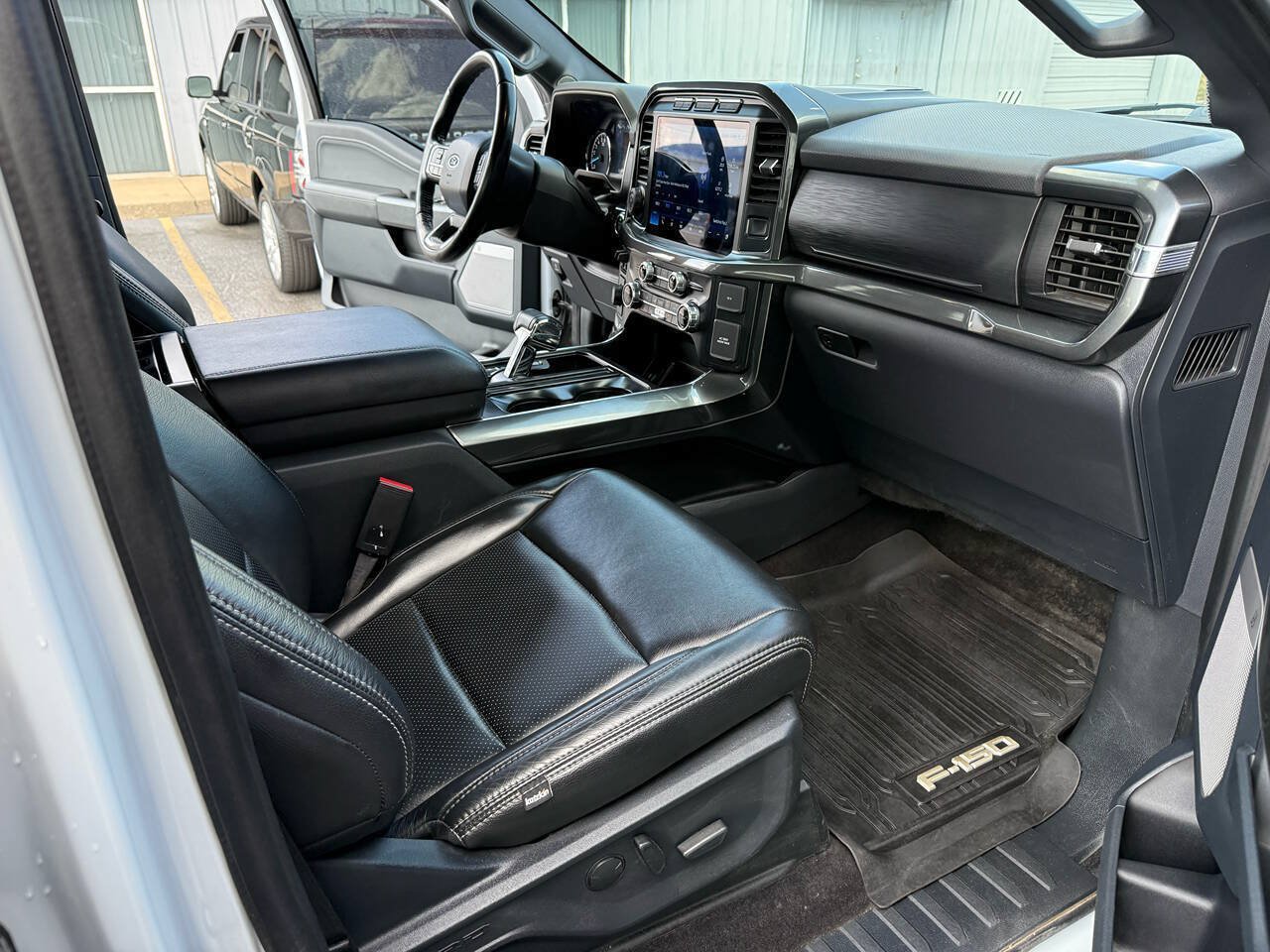 Used 2022 Ford F150 XLT w/ Equipment Group 302A High AWD/4WD image 18