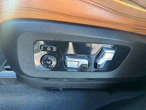 Used 2023 BMW X7 xDrive40i w/ M Sport Package image 24