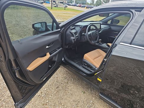 Used 2024 Lexus UX 250h AWD w/ Premium Package image 19
