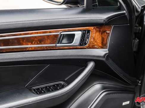 Used 2018 Porsche Panamera 4S image 70