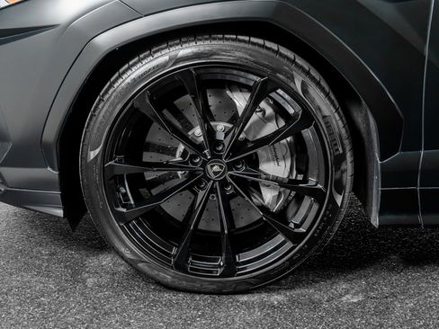 Used 2022 Lamborghini Urus AWD image 20