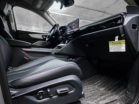 Used 2025 Acura MDX SH-AWD image 35