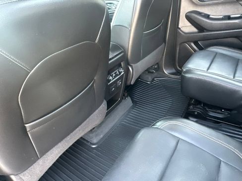 Used 2019 Chevrolet Traverse Premier w/ Redline Edition FWD image 30