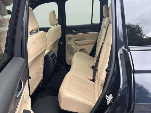 Used 2023 Jeep Grand Cherokee 4WD 4xe image 12