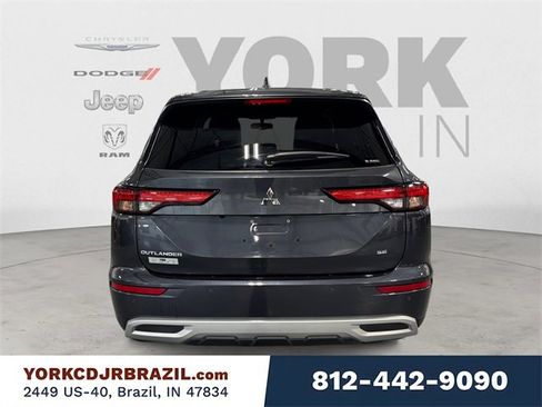 Used 2024 Mitsubishi Outlander SE Black Edition image 4