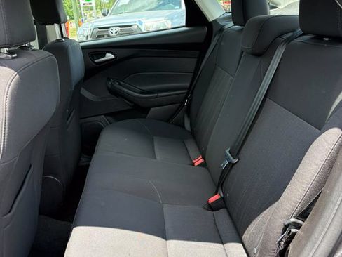 Used 2016 Ford Focus SE FWD image 12