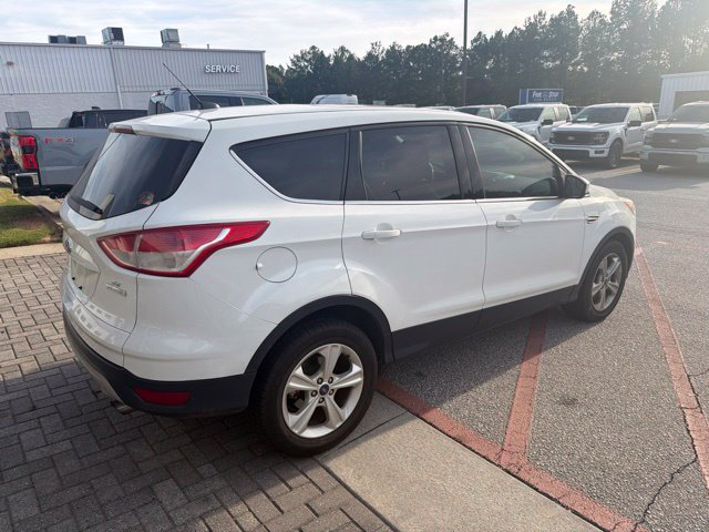 Used 2016 Ford Escape SE FWD image 2