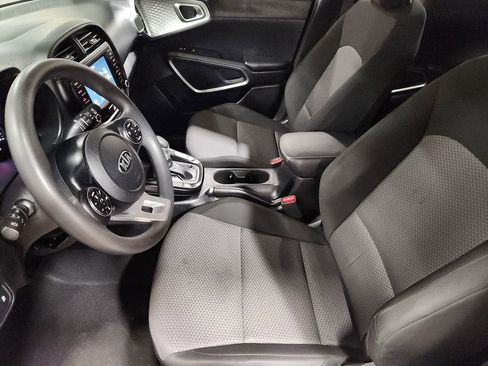 Used 2021 Kia Soul LX image 29