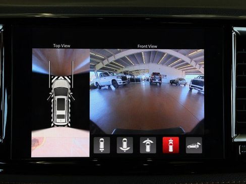Used 2023 Chrysler Pacifica Pinnacle FWD image 20