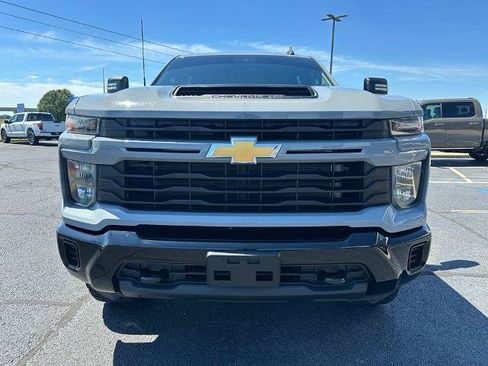 Used 2024 Chevrolet Silverado 2500 Custom w/ Custom Value Package AWD/4WD image 3