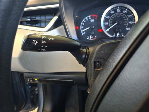 Used 2021 Toyota Corolla LE image 20