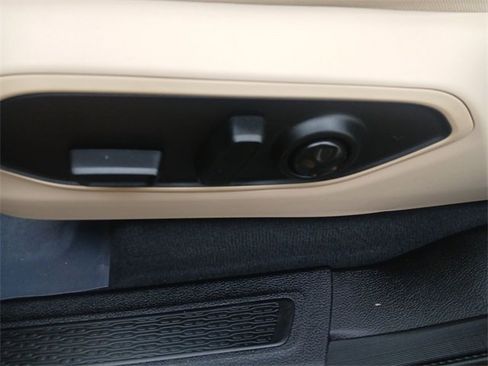 Used 2024 Jeep Grand Cherokee L Limited w/ Black Appearance Package image 12