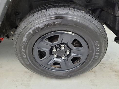 Used 2018 Jeep Wrangler Sport AWD/4WD image 31