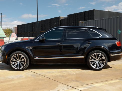 Used 2018 Bentley Bentayga W12 SIGNATURE image 5