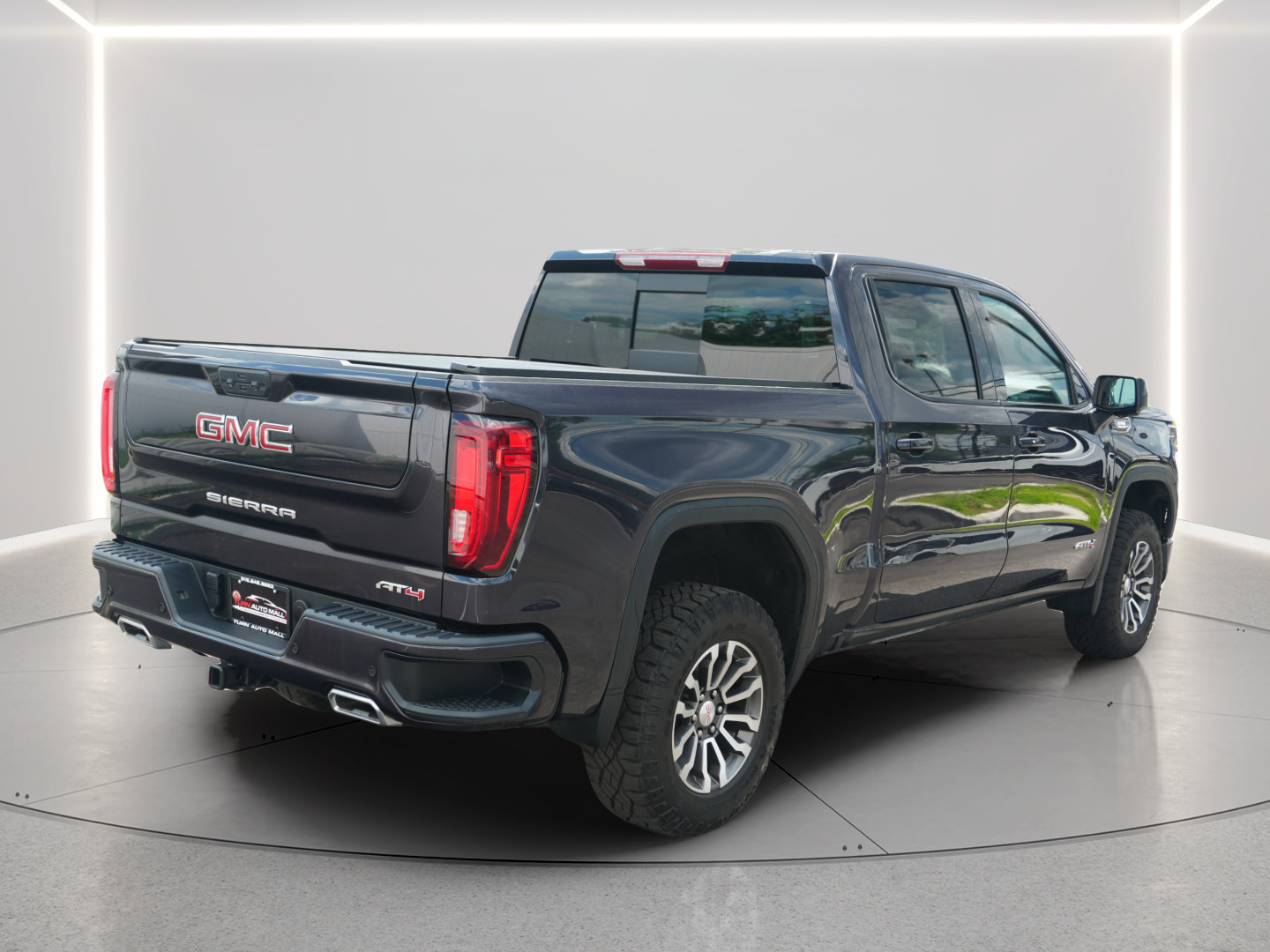 Used 2023 GMC Sierra 1500 AT4 w/ AT4 Premium Package AWD/4WD image 5