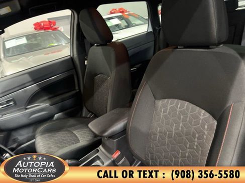 Used 2025 Mitsubishi Outlander Sport AWD image 11