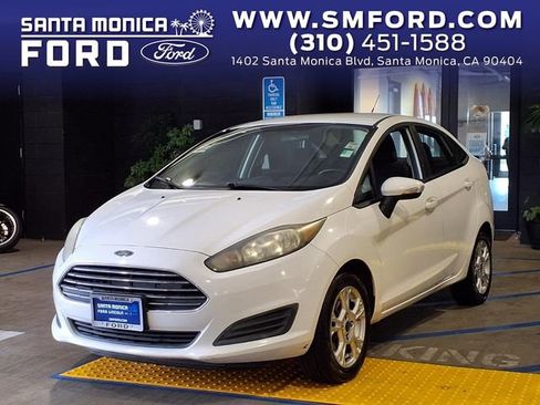 Used 2015 Ford Fiesta SE FWD image 1