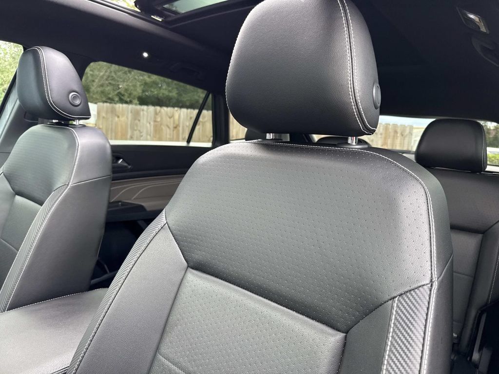 Used 2022 Volkswagen Atlas Cross Sport SE FWD image 24