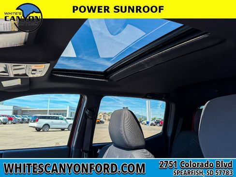 Used 2016 Toyota Tacoma TRD Off-Road AWD/4WD image 6